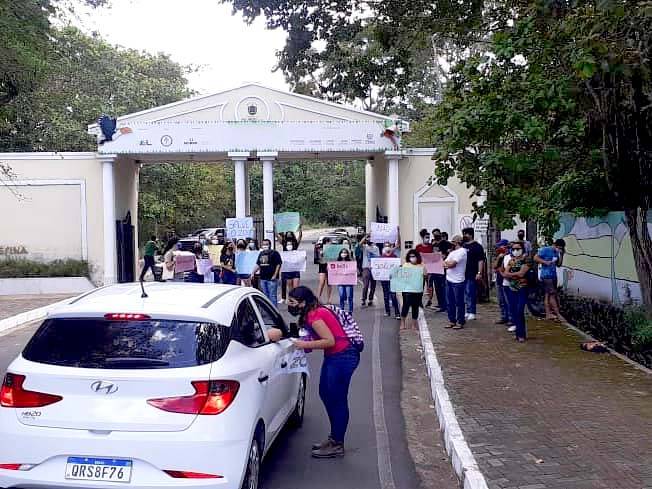 A polêmica transferência de animais do Zoobotânico tem batalha judicial e nas redes sociais